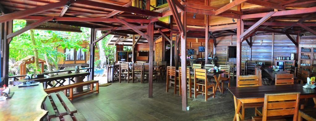 Raja Ampat Dive Resort Tapokreng Exterior photo