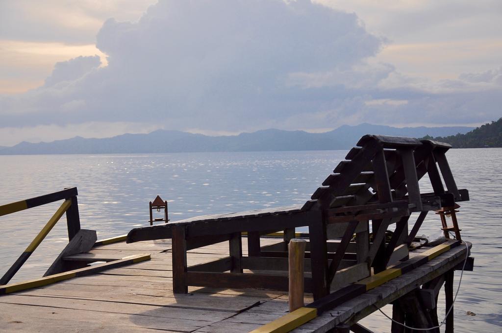 Raja Ampat Dive Resort Tapokreng Exterior photo